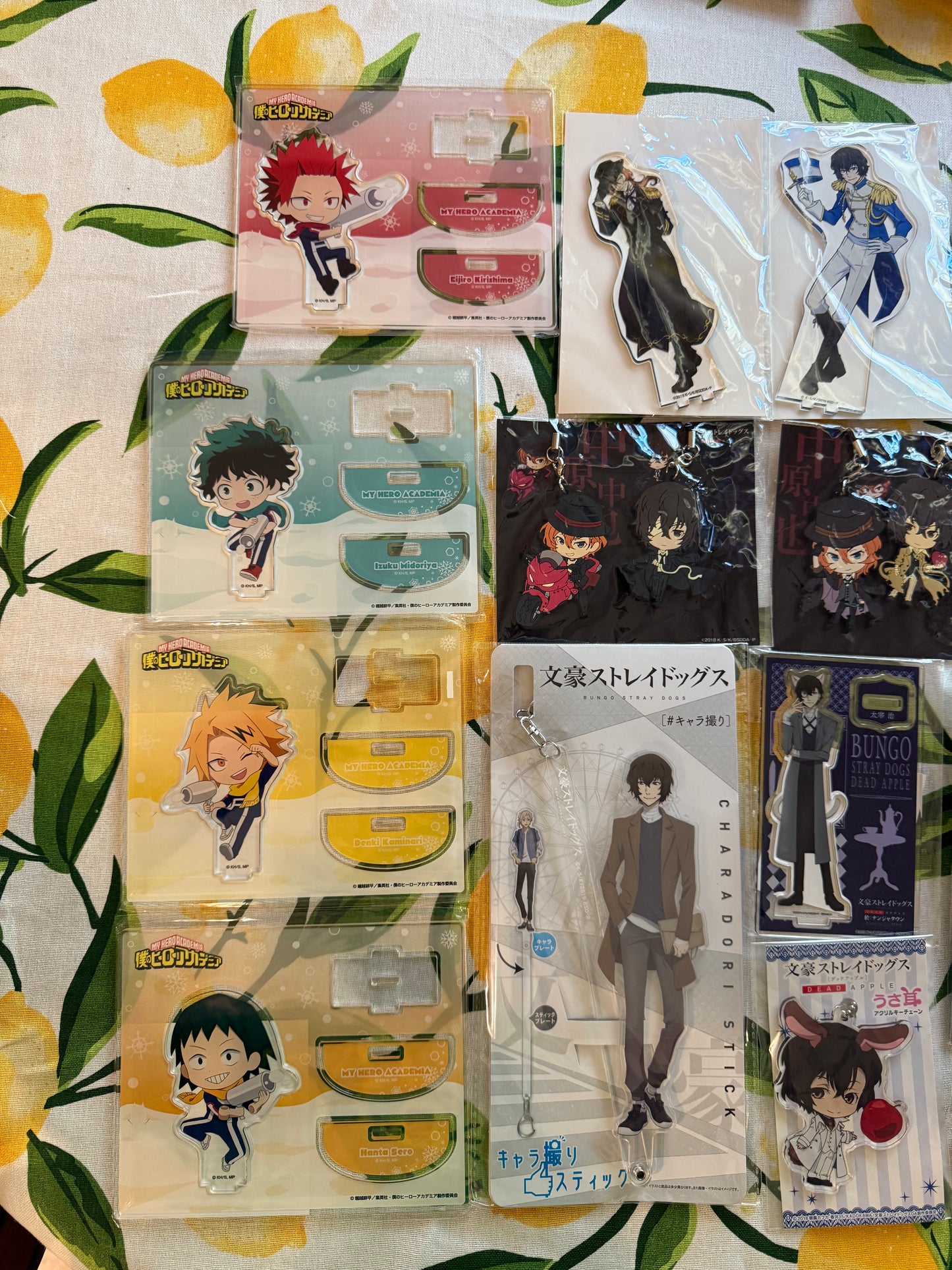 Acrylic Stands LOT 2