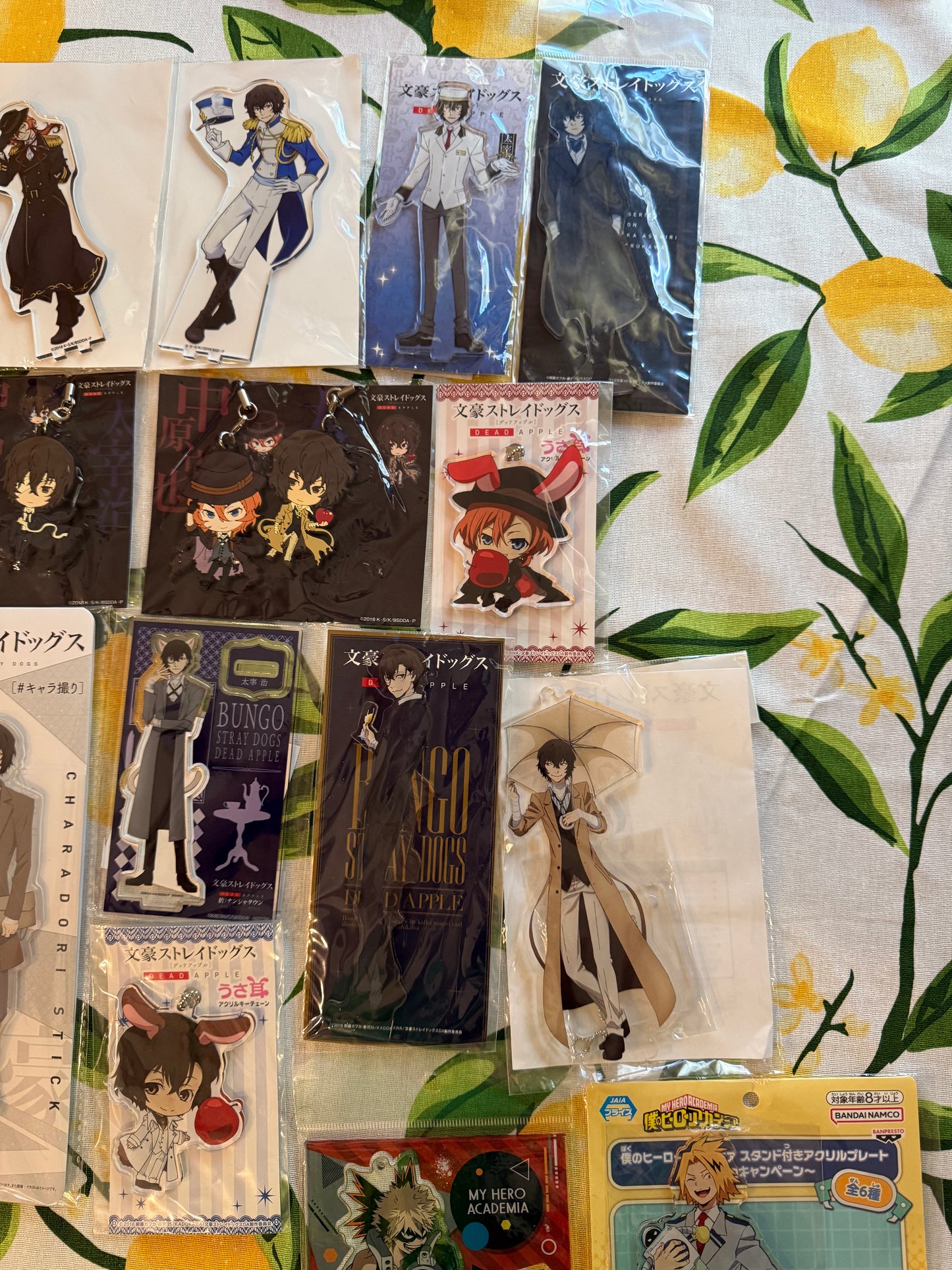 Acrylic Stands LOT 2